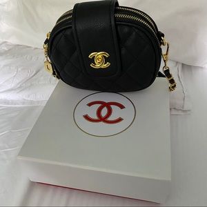 *fake* CHANEL cross body 3 pocket bag